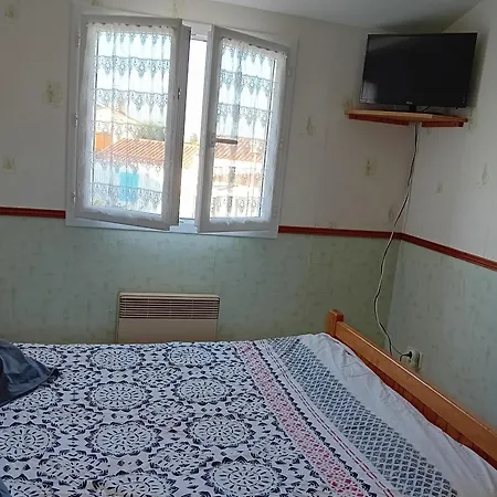 Maison Recente A Sur Avec Jardin Et Animaux Admis - Fr-1-194-352